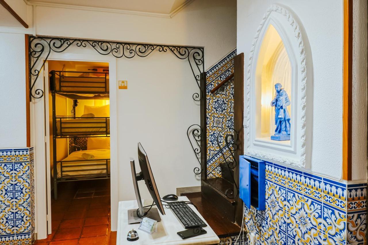 Help Yourself Hostels - Restelo Lisboa Εξωτερικό φωτογραφία