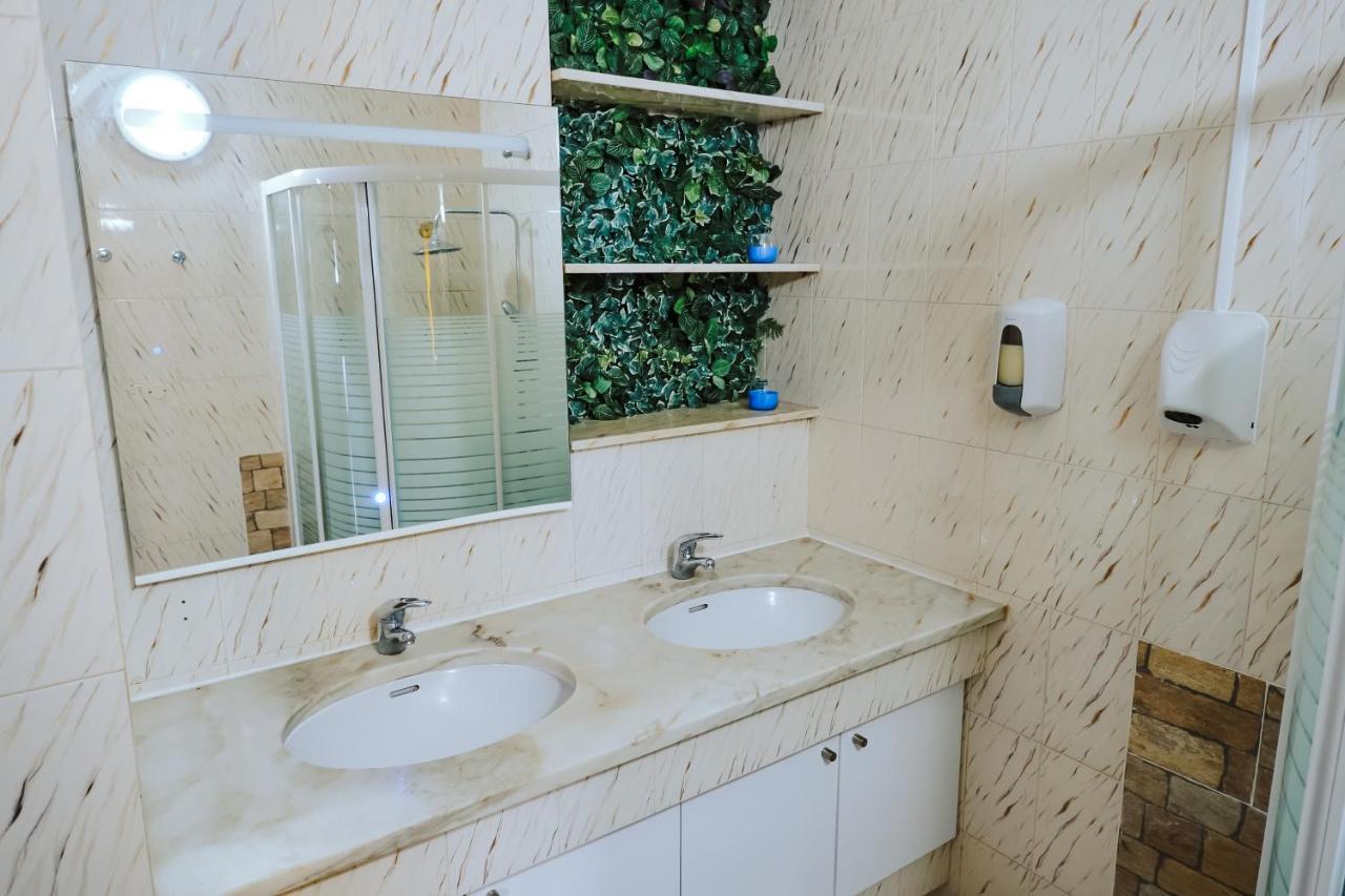 Help Yourself Hostels - Restelo Lisboa Εξωτερικό φωτογραφία